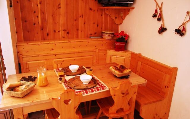 Chalet LES Ancolies - Gentiane : 3 Pièces Cabine 6 Personnes / 3 Rooms Cabin 6 People