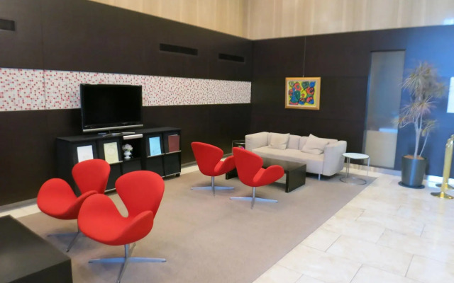 Hamilton Hotel Red