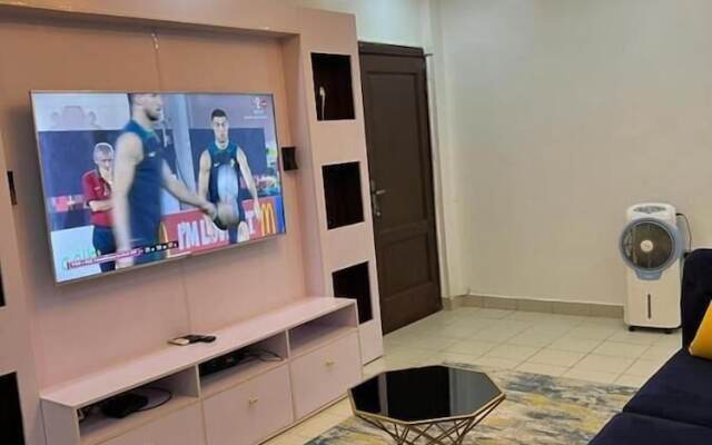 Amazing luxury 2 bedroom apartment VI
