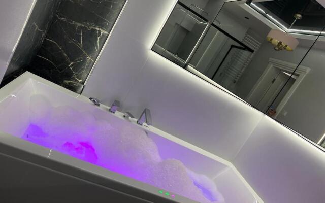 Apartament Primavera 2 z Sauną i Jacuzzi