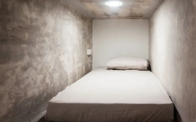 Bed Max Hostel