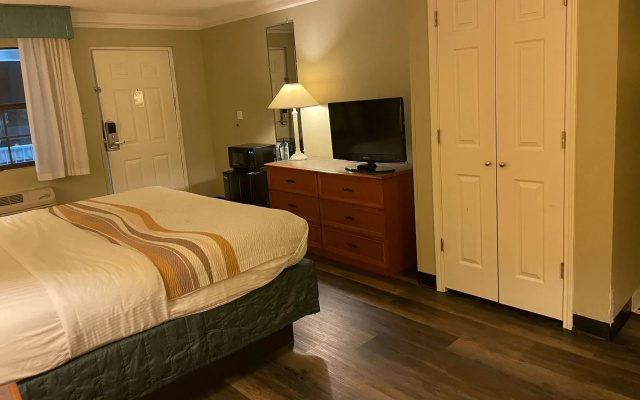 Travelodge by Wyndham Tuscaloosa