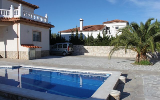 Villa With 4 Bedrooms in Mont-roig del Camp, With Private Pool and Fur