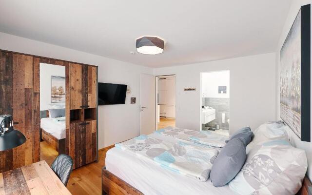 Luxus Neubau 5 min zu Talstation & Caumasee