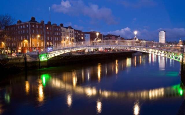 Central Apartment Along the River Liffey