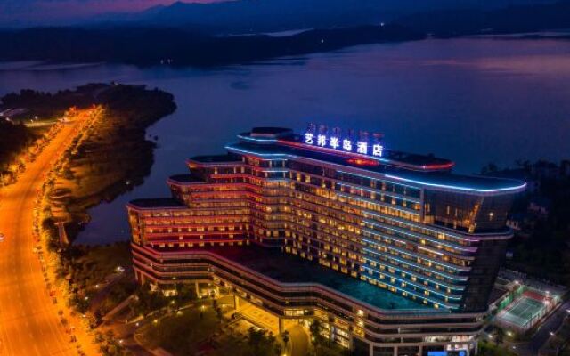 Yibang Peninsula Hotel