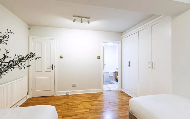 Charming Two-Bedroom Flat in West Hampstead