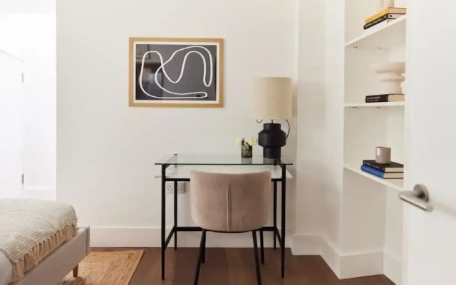 The Ravenscourt Park Escape - Bright 2bdr Flat