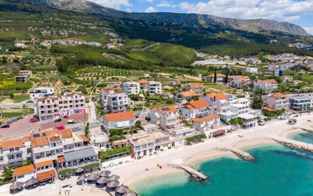 Luxury Villa Lucas with heated pool, whirlpool, sauna, 14 pax