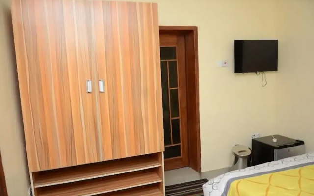 Sunrise Suites and Resturant