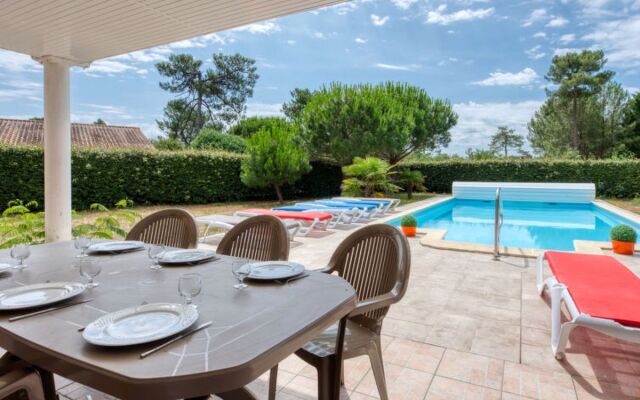 Les Acacias (MVT245)