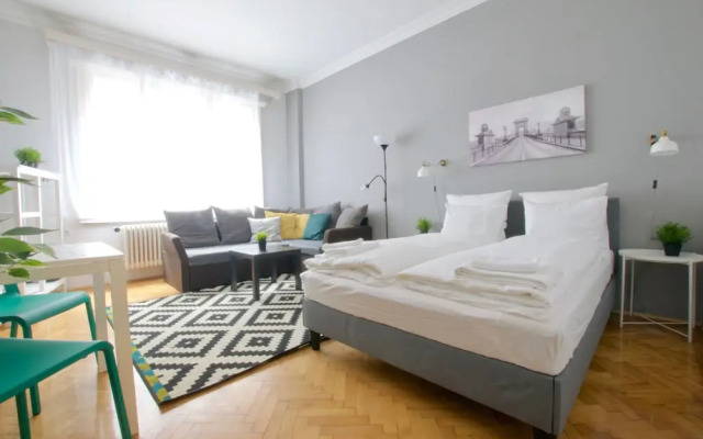 Standard Apartment by Hi5 - AsbÃ³th 15