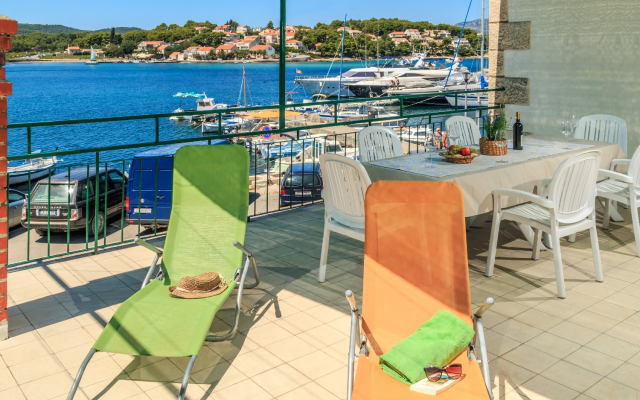 Holiday house Linda2 - 20m from the sea Lumbarda, Island Korcula