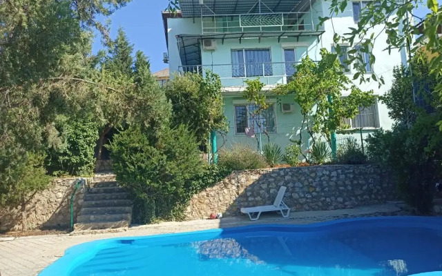 Guest House Pesok i More