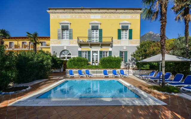 Hotel Regina Del Garda Suite