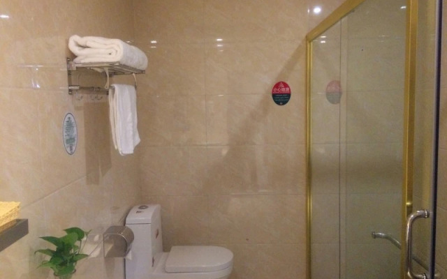 GreenTree Alliance Guangdong Shenzhen Fuyong Subway Station Hotel