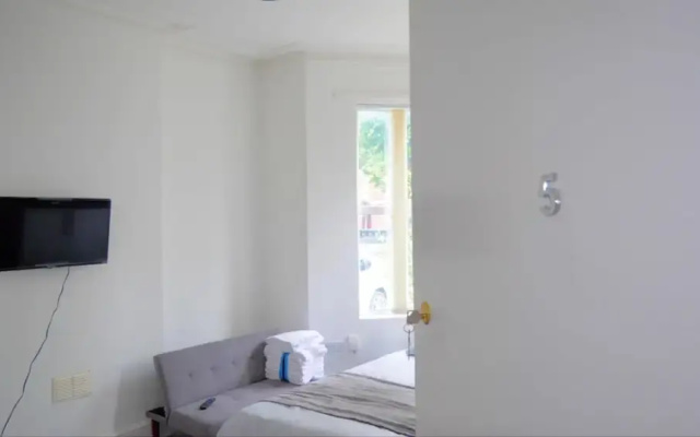 Cosy & Modern 1 Bed Studio