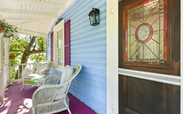 Periwinkle Perch - Home for 4