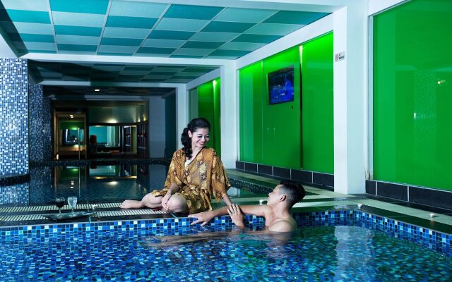 Maximillian Hotel