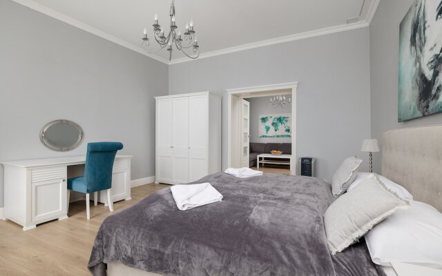 Luxury Apartment in Szczecin by Renters