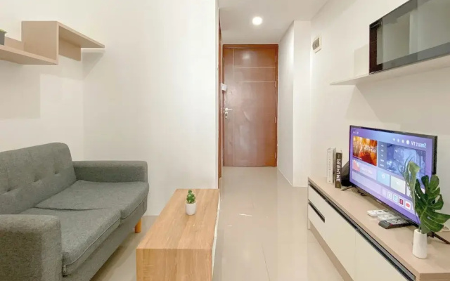 Warm And Simple 1Br Apartment At Vittoria Residence