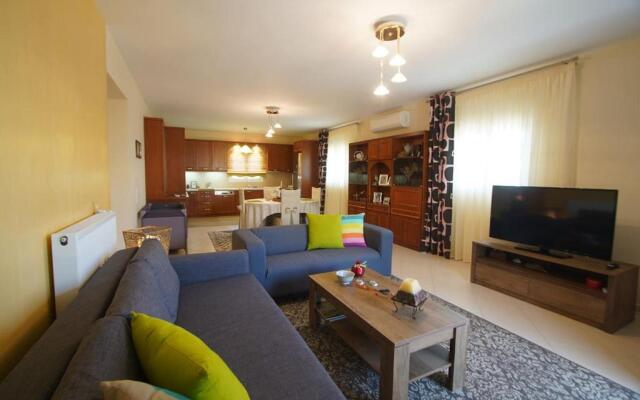 Eleni's Holiday Home