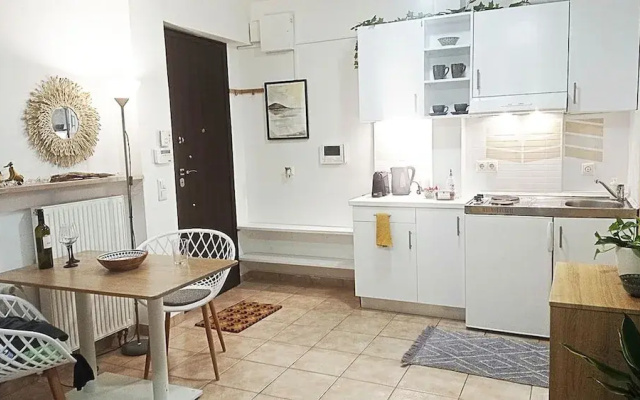 Relaxing Studio Apt 1 min to Highway Parking