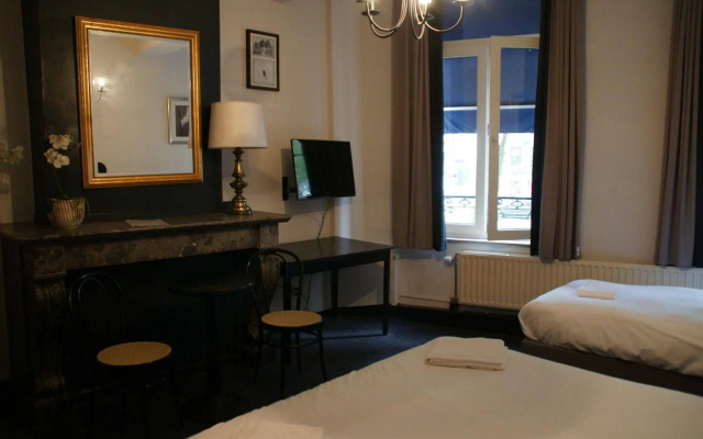Hotel1875