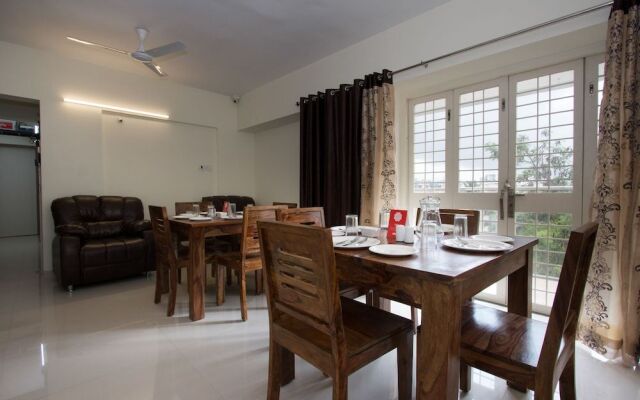 OYO 9052 Leisurely Abode