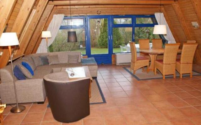 Zeltdachhaus _ fuer bis zu 6 Perso