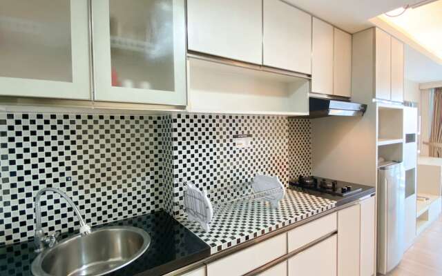 Elegant And Comfortable Studio At Tamansari The Hive Apartment