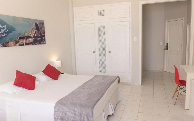 CLH Suites Domingos Ferreira