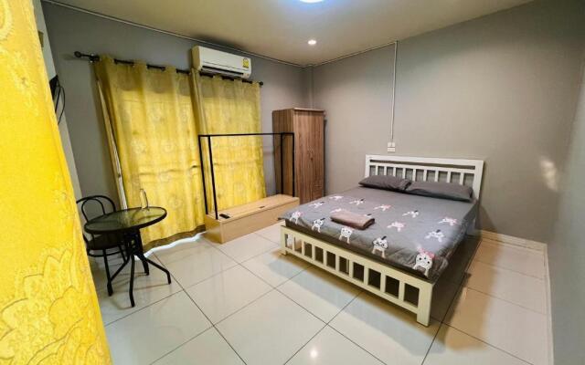 Aekkalukthai Hostel Rayong