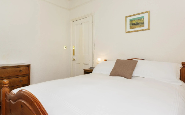 Veeve  1 Bed Garden Flat Bloom Park Road Fulham