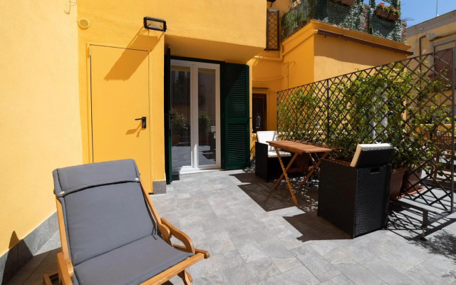 Design Studio Flat with Terrace Next Toledo Metro Stop