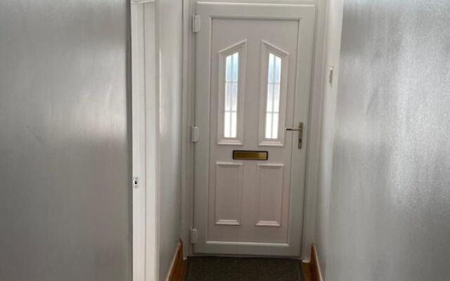 Lovely 3-bed House in Bridgend 7min From Porthcawl