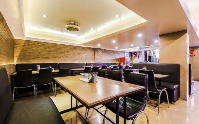 OYO 3323 Hotel Sheetal