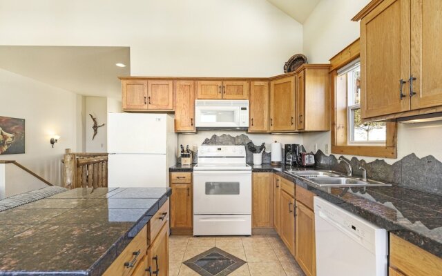 Jackstraw Mountain 32 2 Bedroom Condo by RedAwning