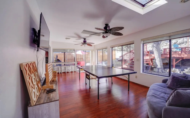 2 Mi to Whiskey Row: Tranquil Getaway w/ Deck!