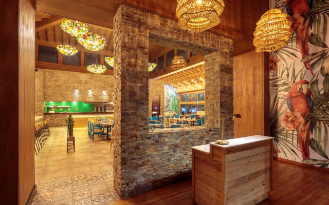 Indura Beach & Golf Resort, Curio Collection by Hilton