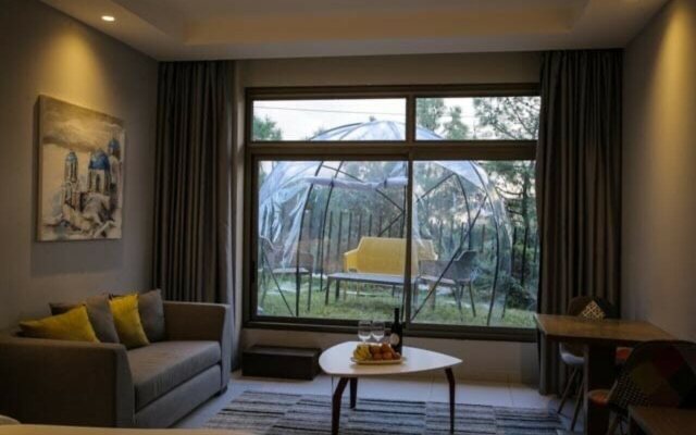The Ray Hotel & Studios
