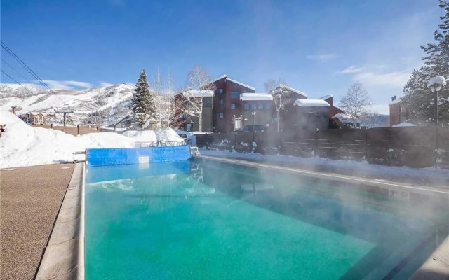 West Condominiums - W3506