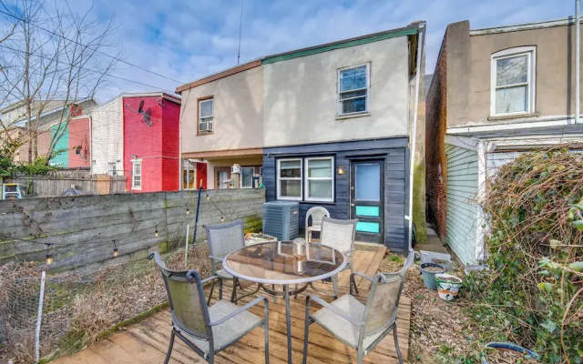 WFH Space & Yard! Walkable Lancaster Row Home