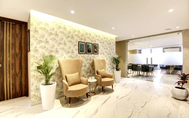 Saltstayz Premier – Galleria Market Road & Sector 27