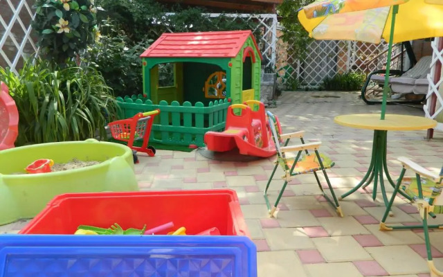 Guest House on Rostovskaya 50