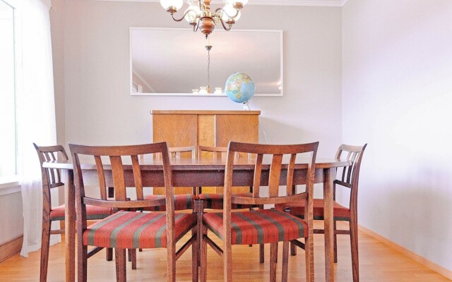 8 Person Holiday Home in Kjølsdalen