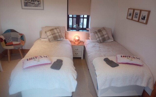 Stunning 1-bed Apartment in Conwy Pen Cefn Farm