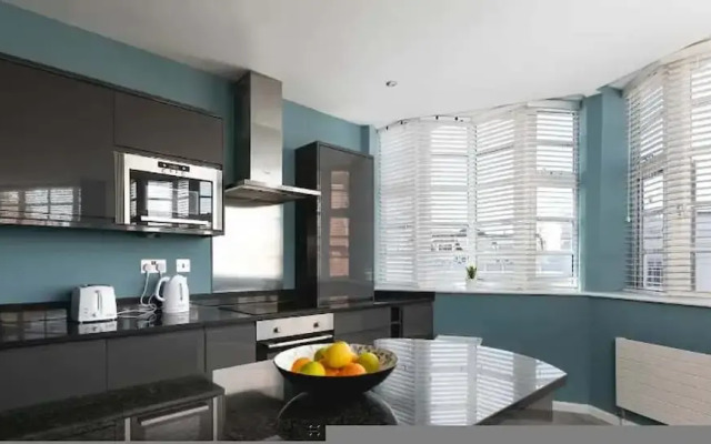Modern Comfy 1min Walk Away From Royal Pavilion