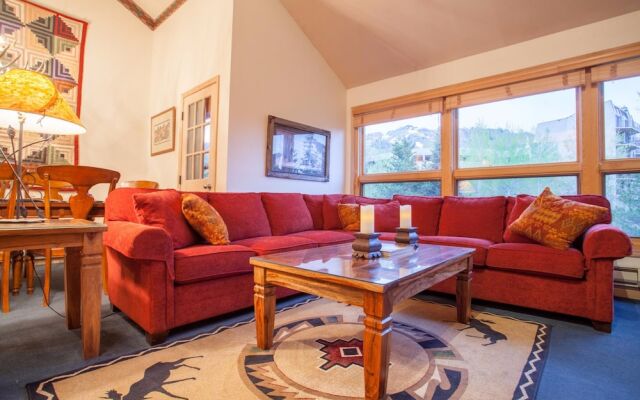 Kutuk Condominiums by RLC