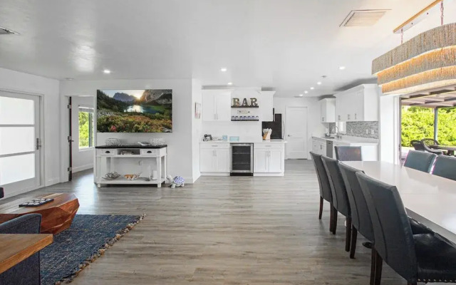 Naples Escape w/ Furnished Patio & Private Pool!